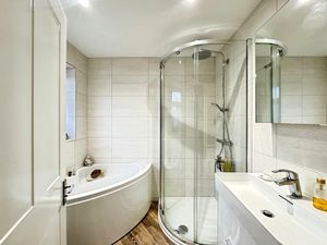 Photo 1- click for photo gallery